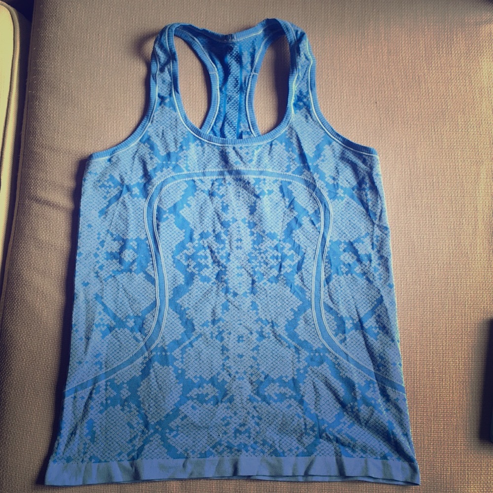 Lululemon tank BUNDLE blue racer back tank size 10